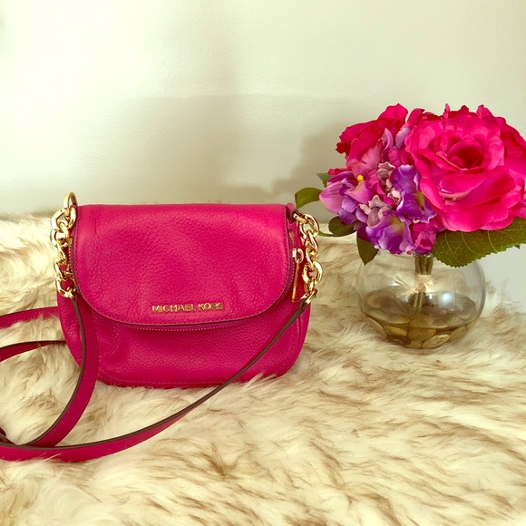 Michael Kors Handbags - 💕Michael Kors - perfect pink purse 🌸💖